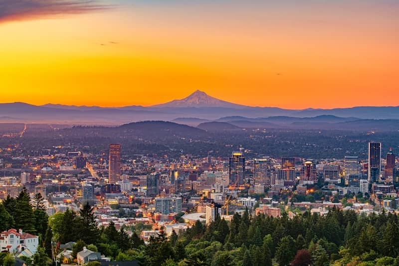 Portland, Oregon, USA downtown skyline with Mt. Hood-cm